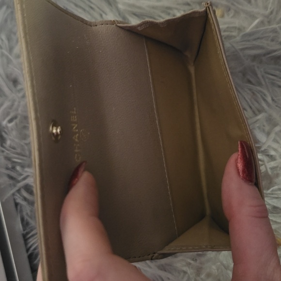 Chanel Camilla Tan W/ Gold Hardware✨️2 Compartment Card Holder (EUC)(17155922) - Picture 7 of 12